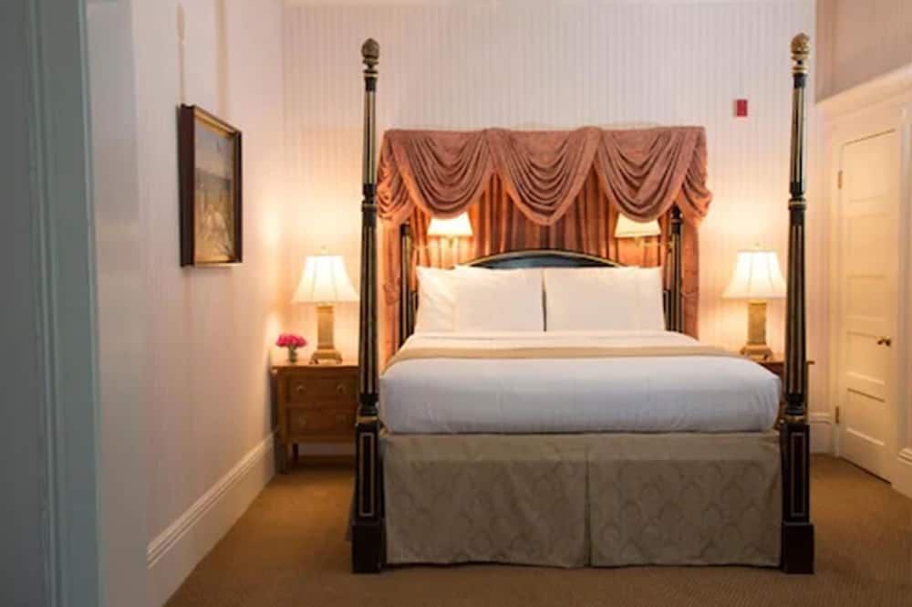undefined Hotel Majestic 4