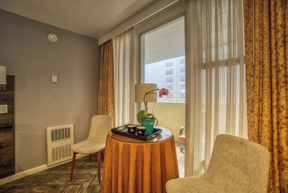 Wharf Inn Classic Room, 1 King Bed, Refrigerator 13