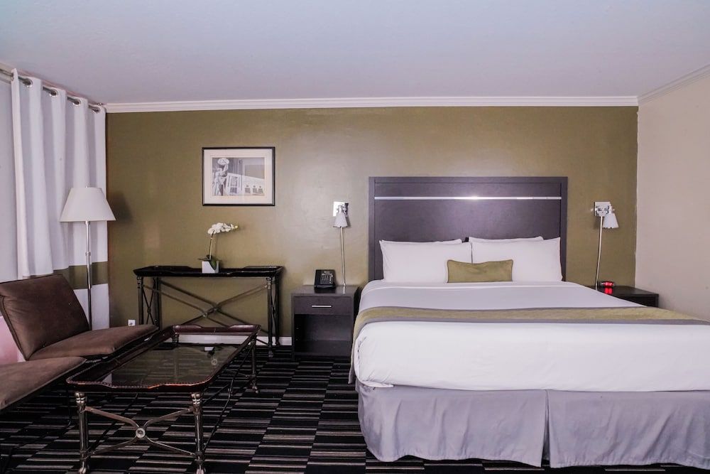 undefined Uptown Oasis San Jose Airport 2