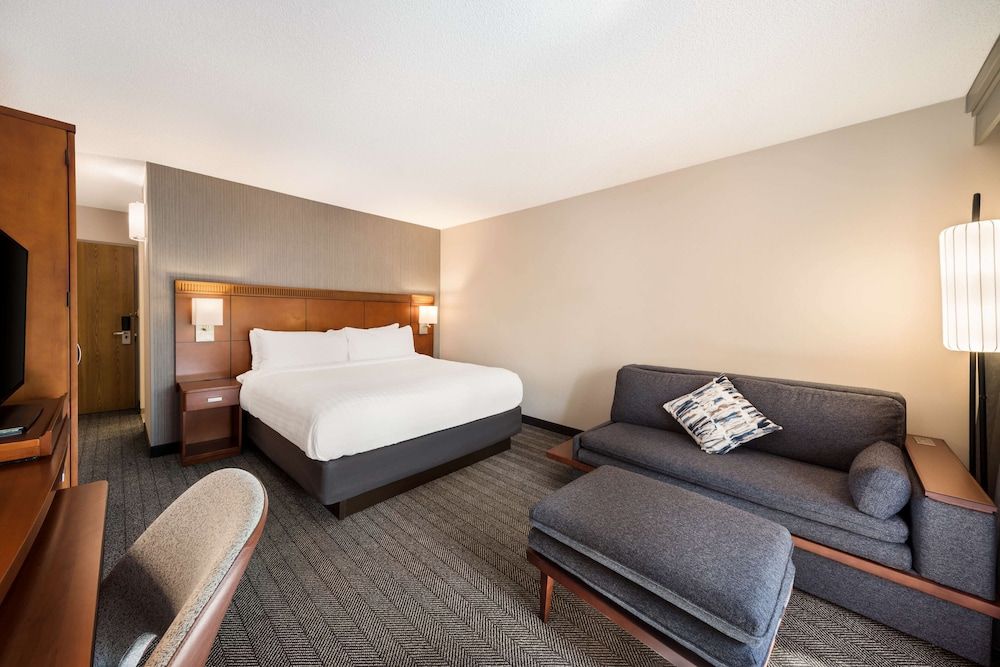 undefined Sonesta Select San Jose Airport