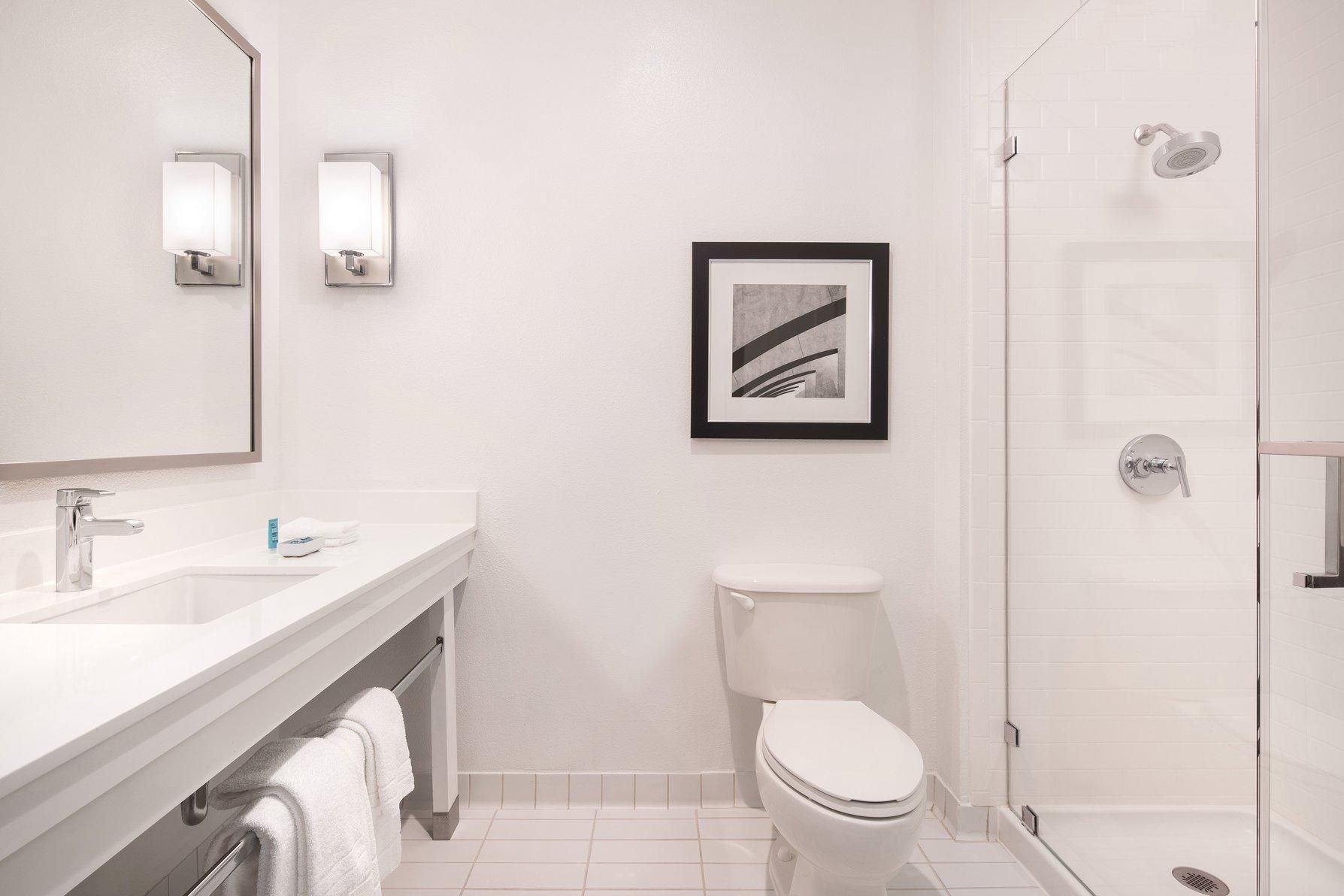 Savvy, Guest room, 2 Queen, Pool view