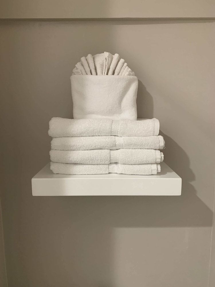Pacific Motor Inn Standard Room, 2 Queen Beds, Non Smoking 5