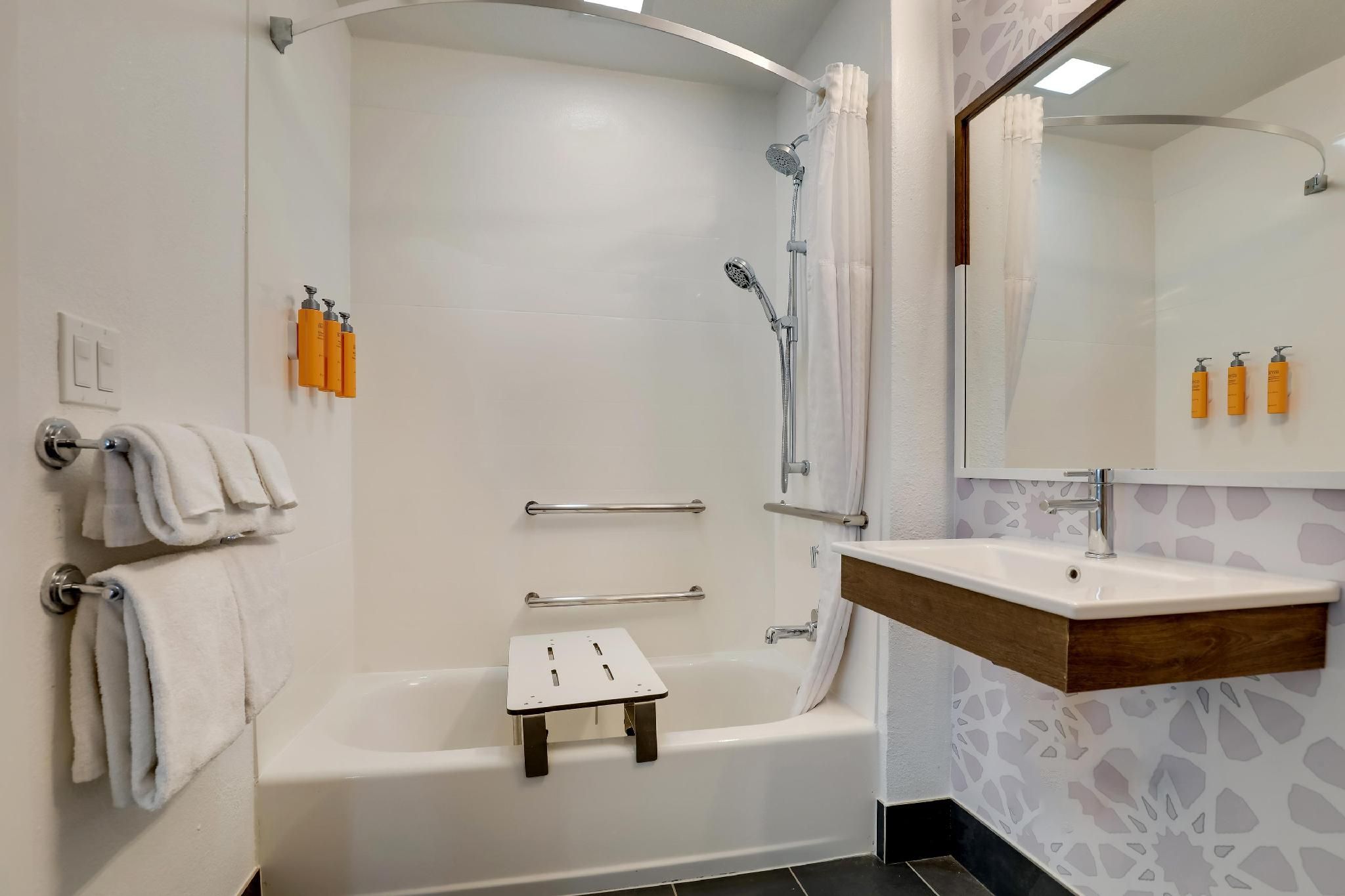 Mobility Accessible Two Bedroom Suite Two Queens Bathtub