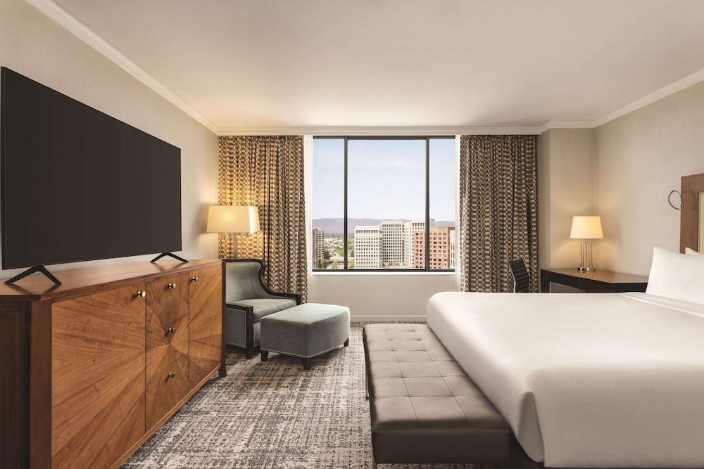 Room, 1 King Bed, Accessible (Hearing)