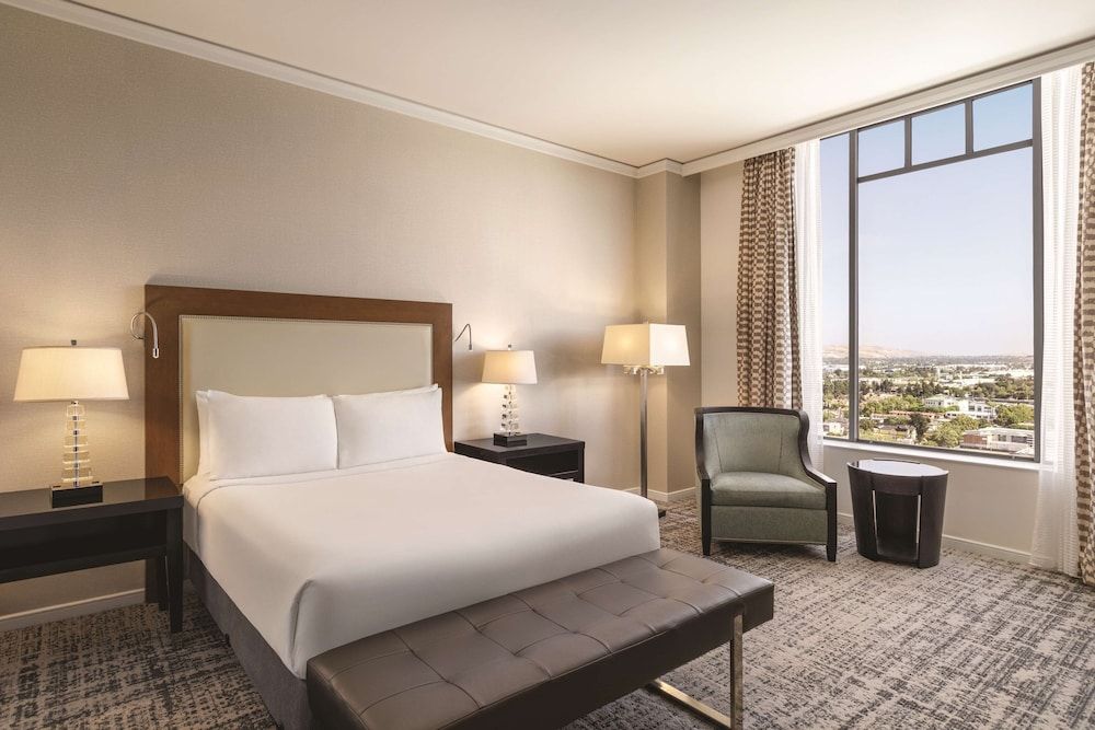 Room, 1 King Bed, Accessible, Bathtub