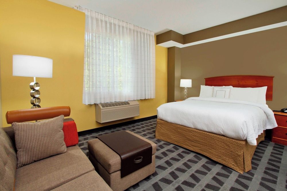 undefined TownePlace Suites by Marriott San Jose Cupertino 2