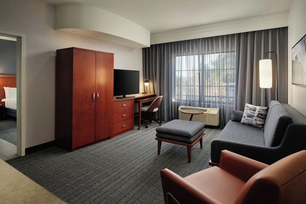 undefined Courtyard by Marriott San Luis Obispo 10