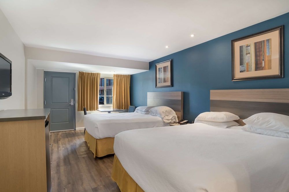 Standard Room, Multiple Beds, Non Smoking, Refrigerator & Microwave (with Sofabed)