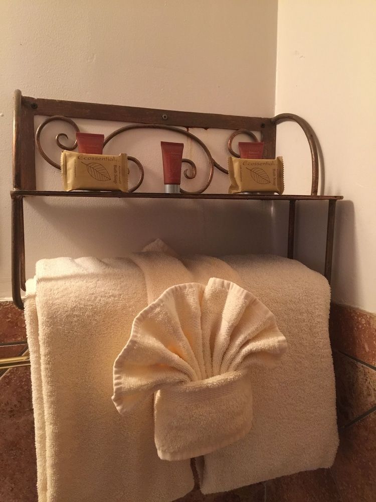 Ala Mar by the Sea Room, 1 King Bed 10