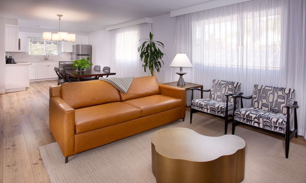 undefined West Beach Inn, a Coast Hotel 4