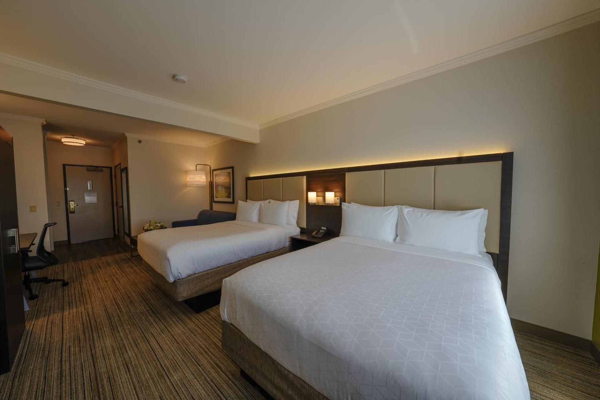 2 Queen Beds Suite