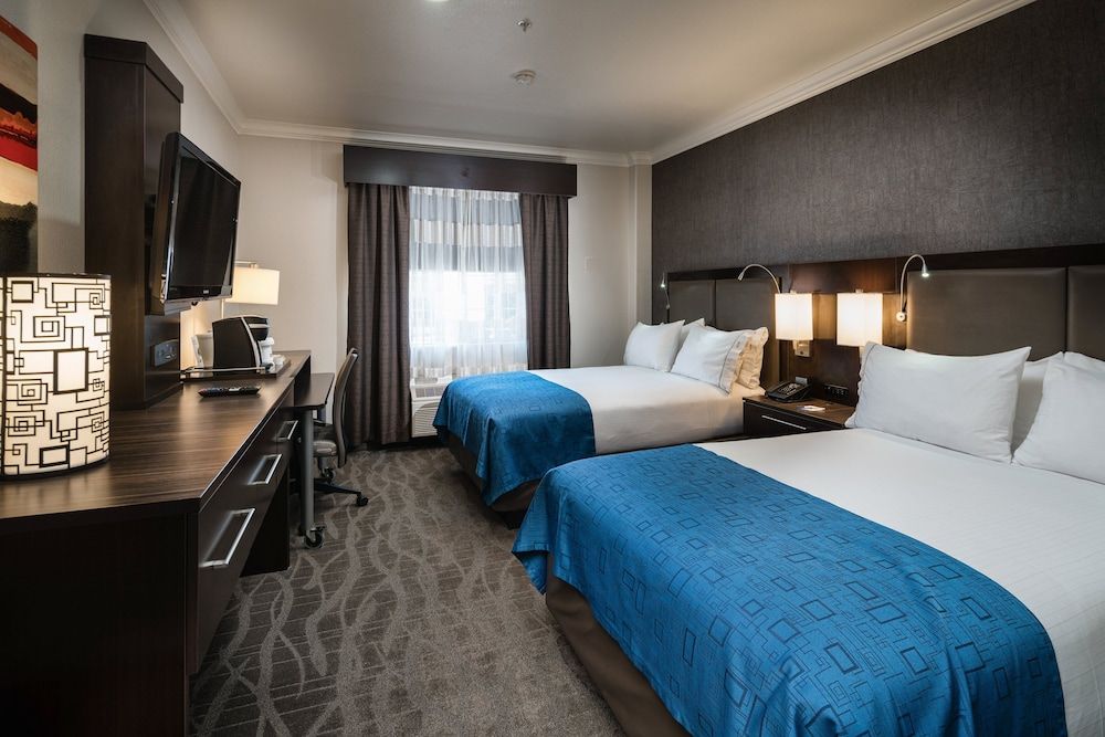 Holiday Inn Express & Suites Santa Clara by IHG