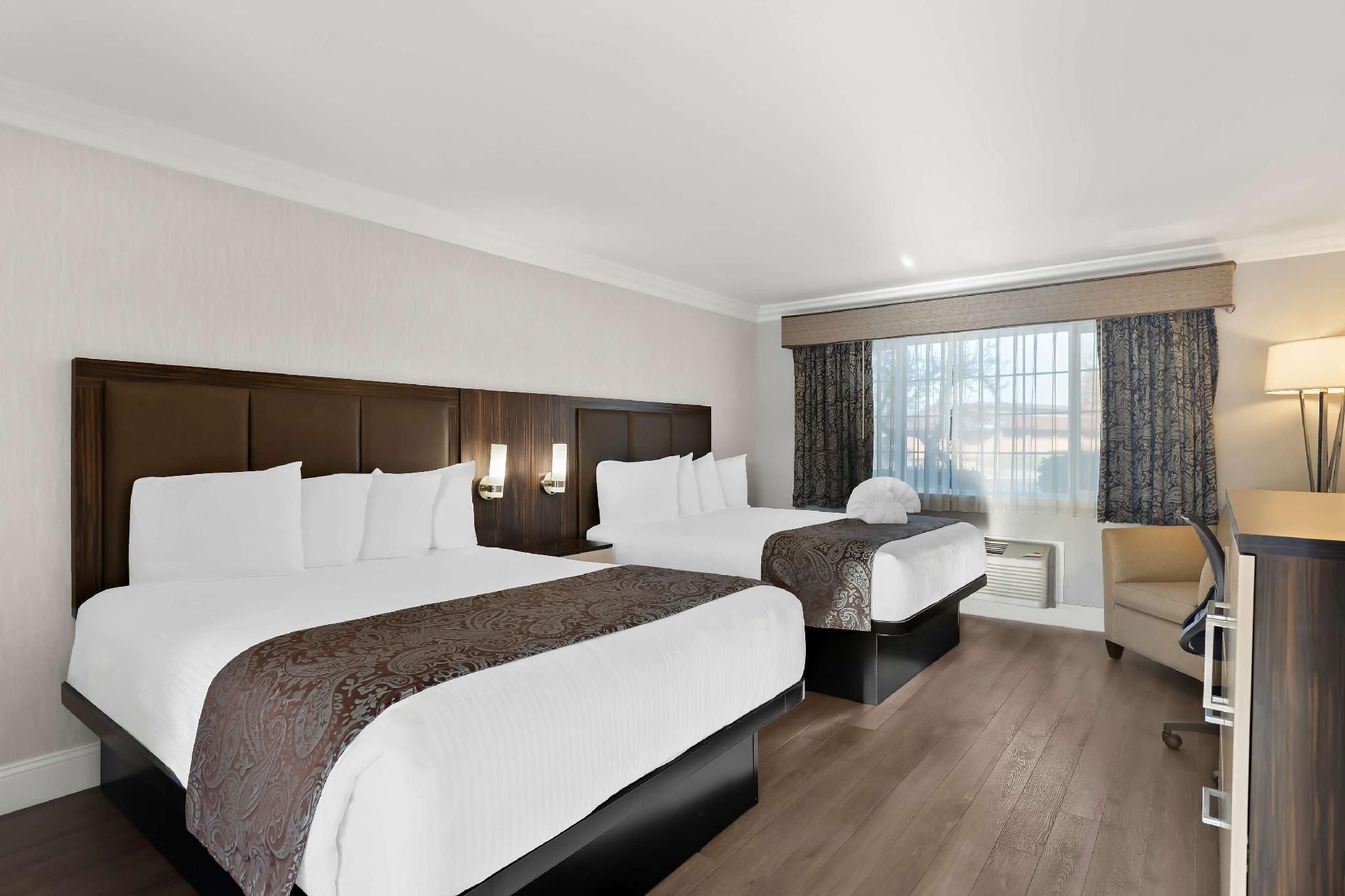 2 queen beds, nonsmoking