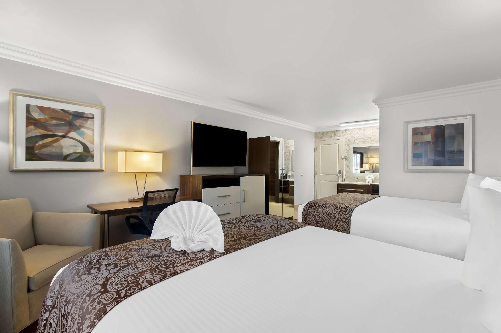 2 queen beds, nonsmoking