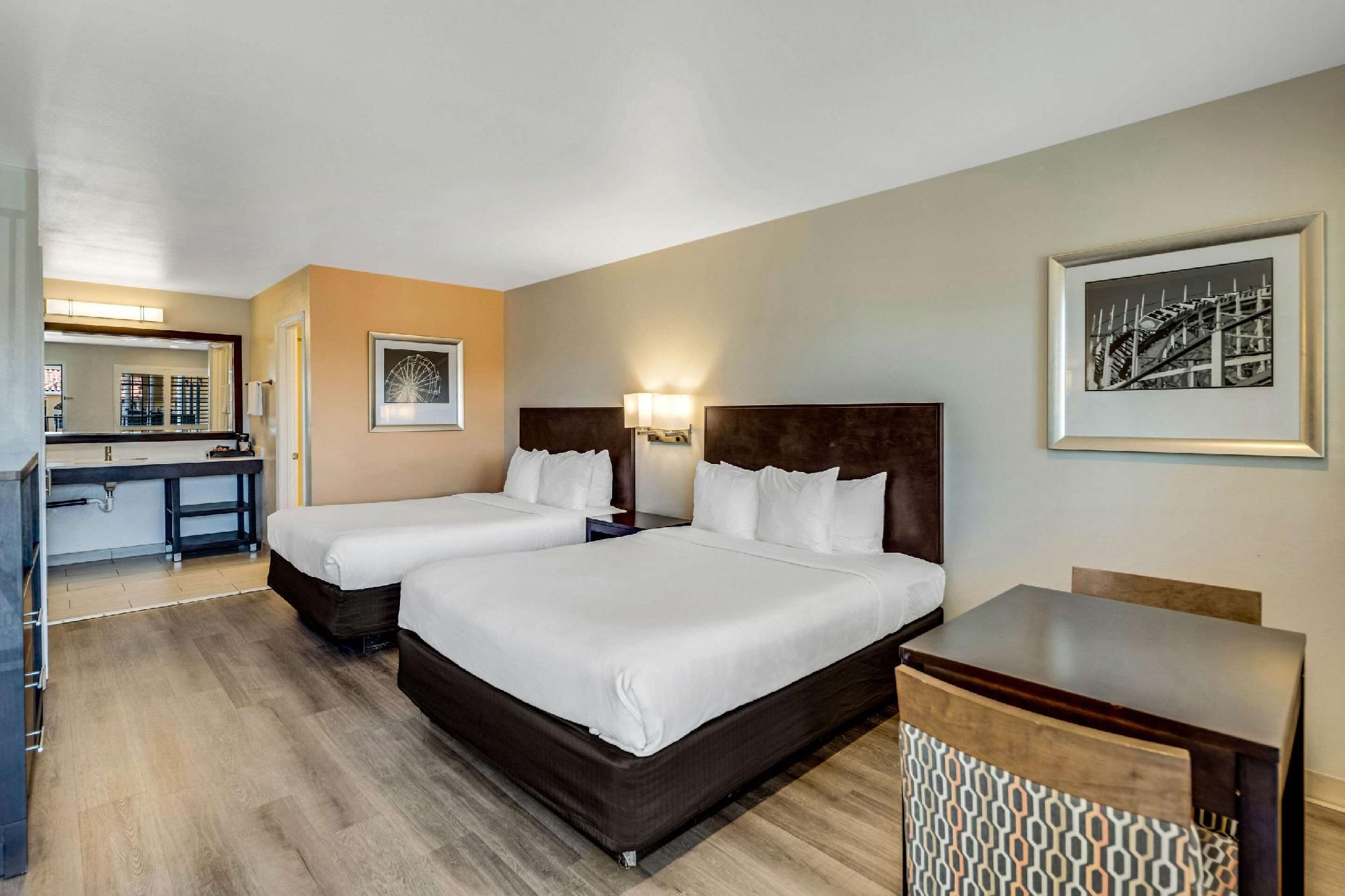 undefined Comfort Inn Beach/Boardwalk Area 6