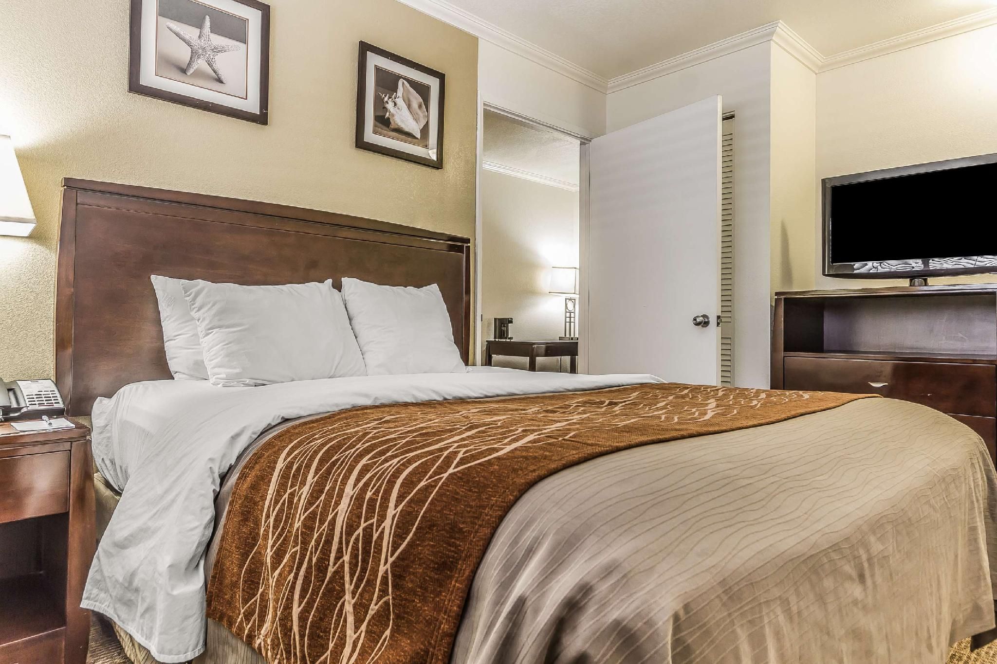 1 Queen Bed, Nonsmoking