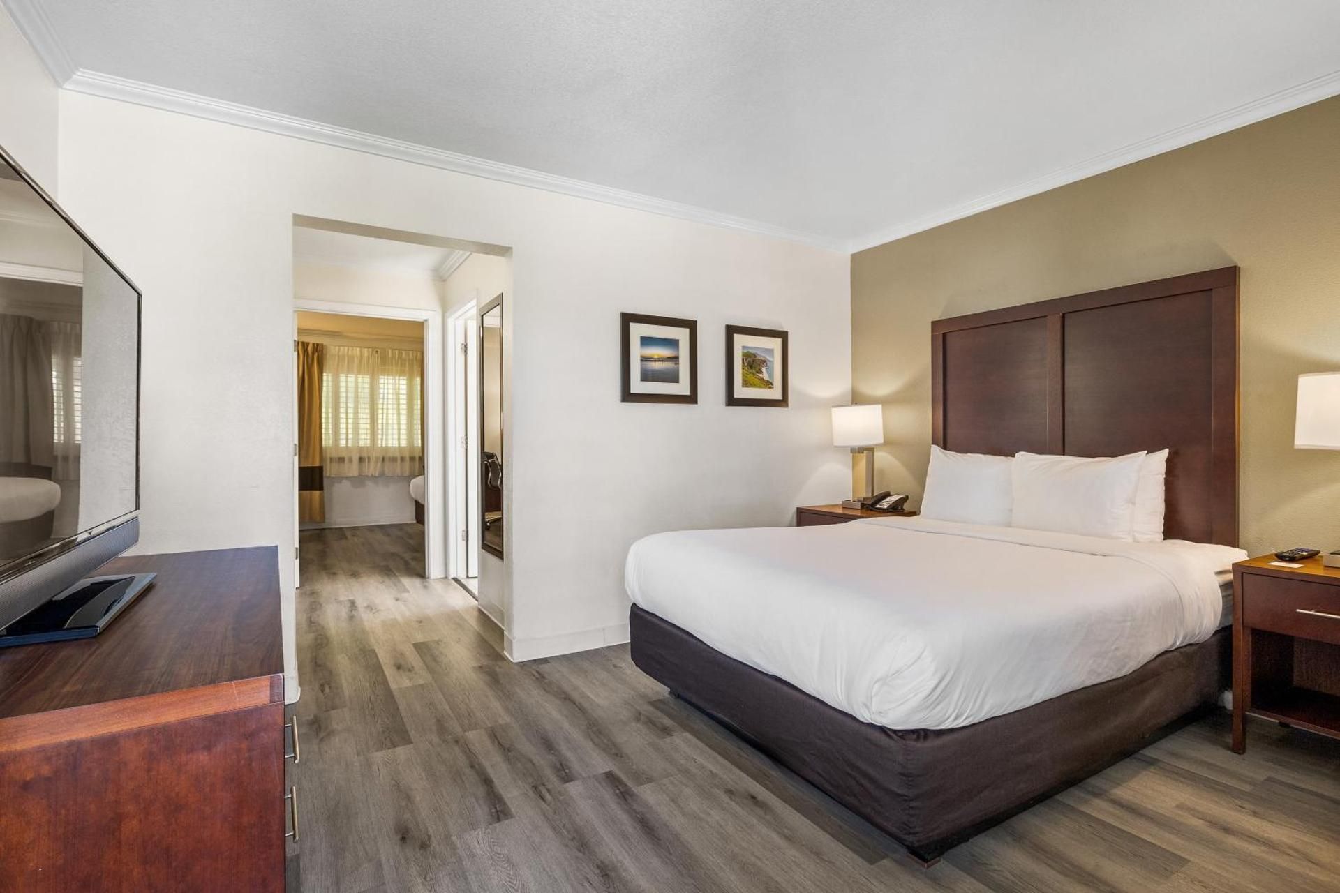 1 King Bed, 1 Double Bed, Nonsmoking