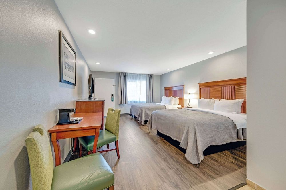 Standard Room, 2 Queen Beds, Non Smoking