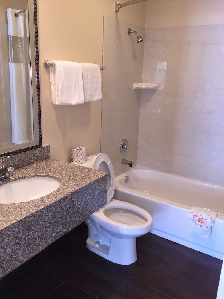 undefined Surf City Inn and Suites 10