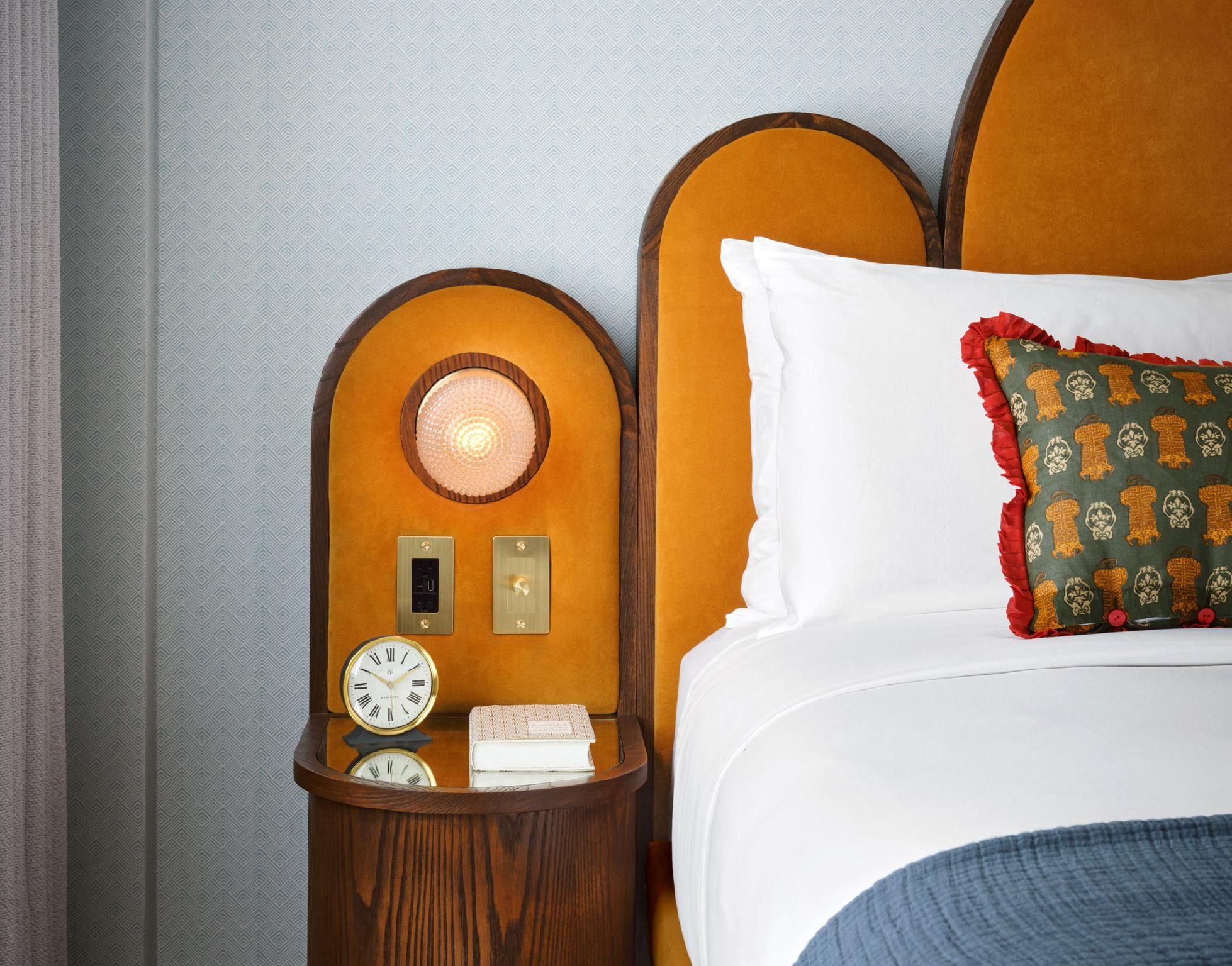 Ocean One Bedroom Suite - Roll-in Shower