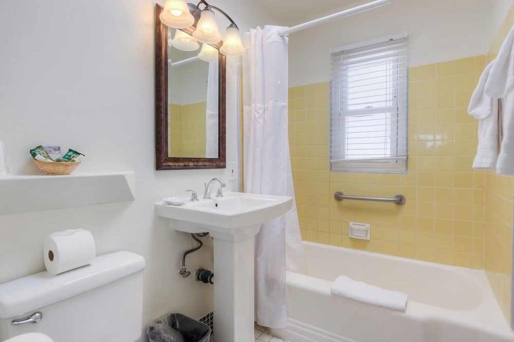 Sea Blue Hotel Single Room, 1 Queen Bed, Non Smoking 5