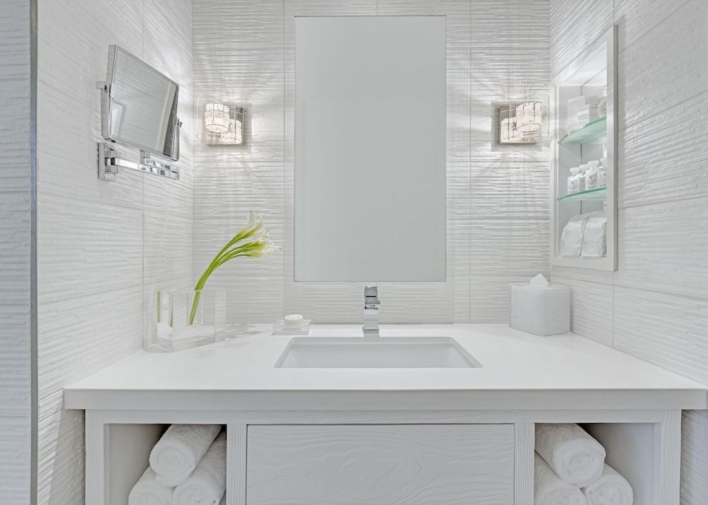 The Huntley Hotel Deluxe Room, 1 King Bed, City View 5