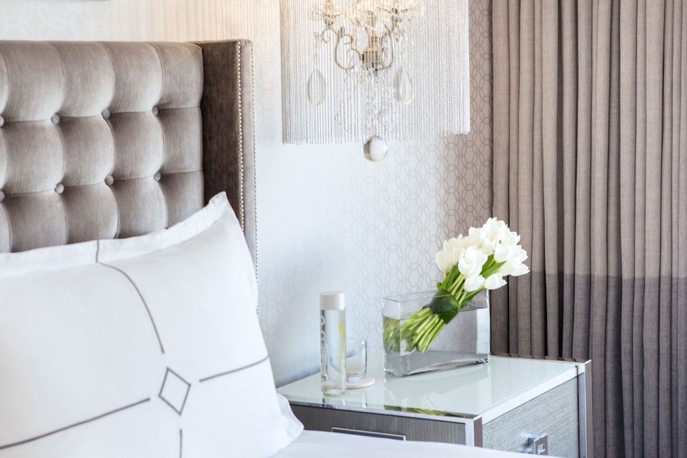 The Huntley Hotel Deluxe Room, 1 King Bed, City View 3