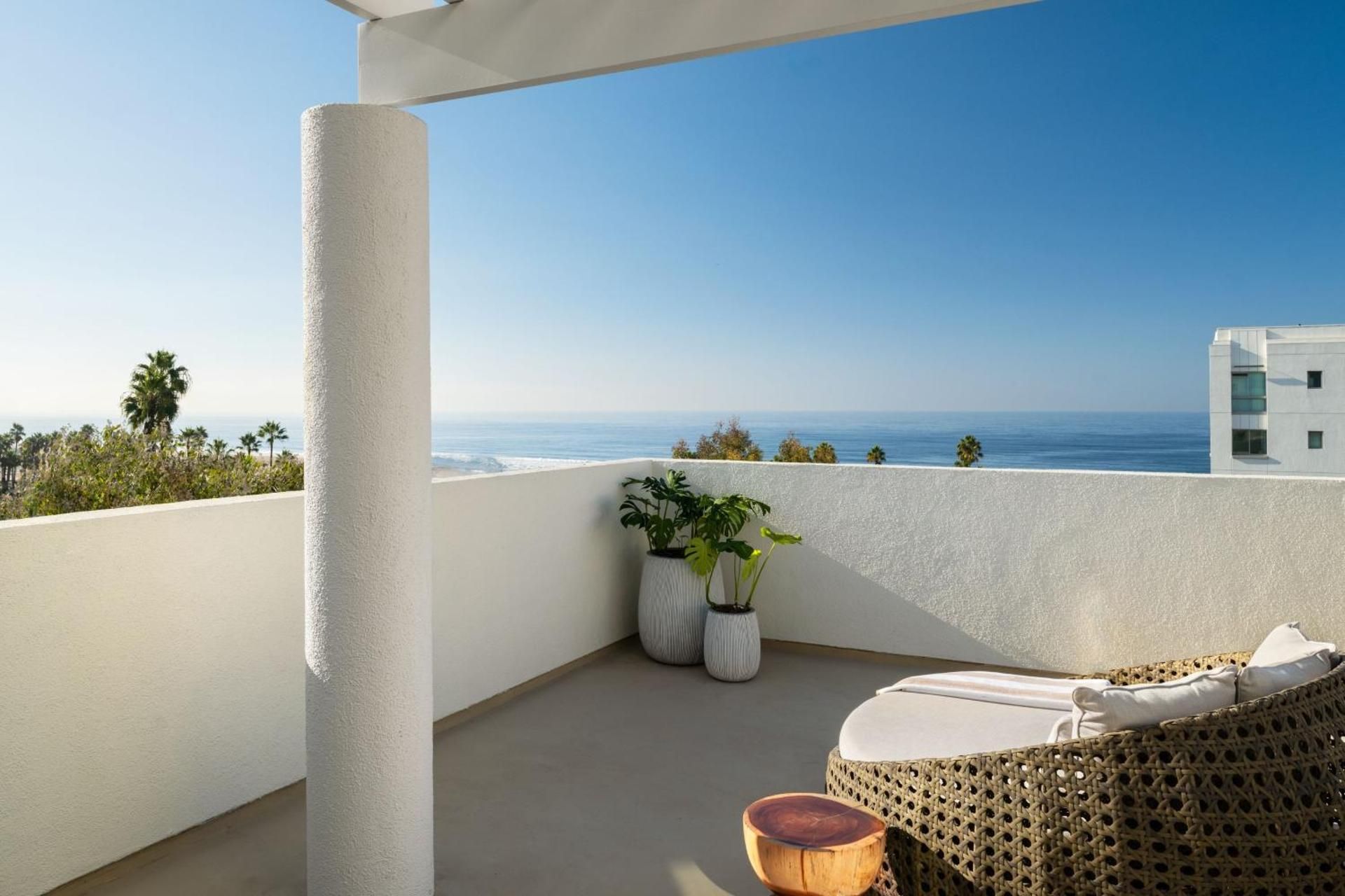 Executive Guest room, 1 King, Ocean view, Balcony