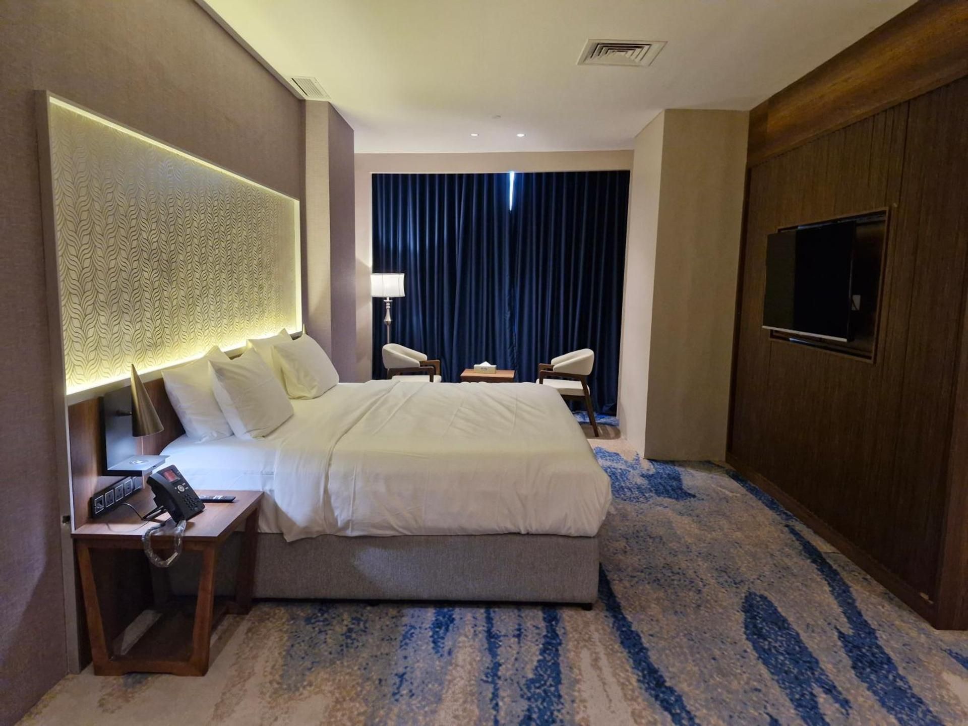 Junior City View Suite