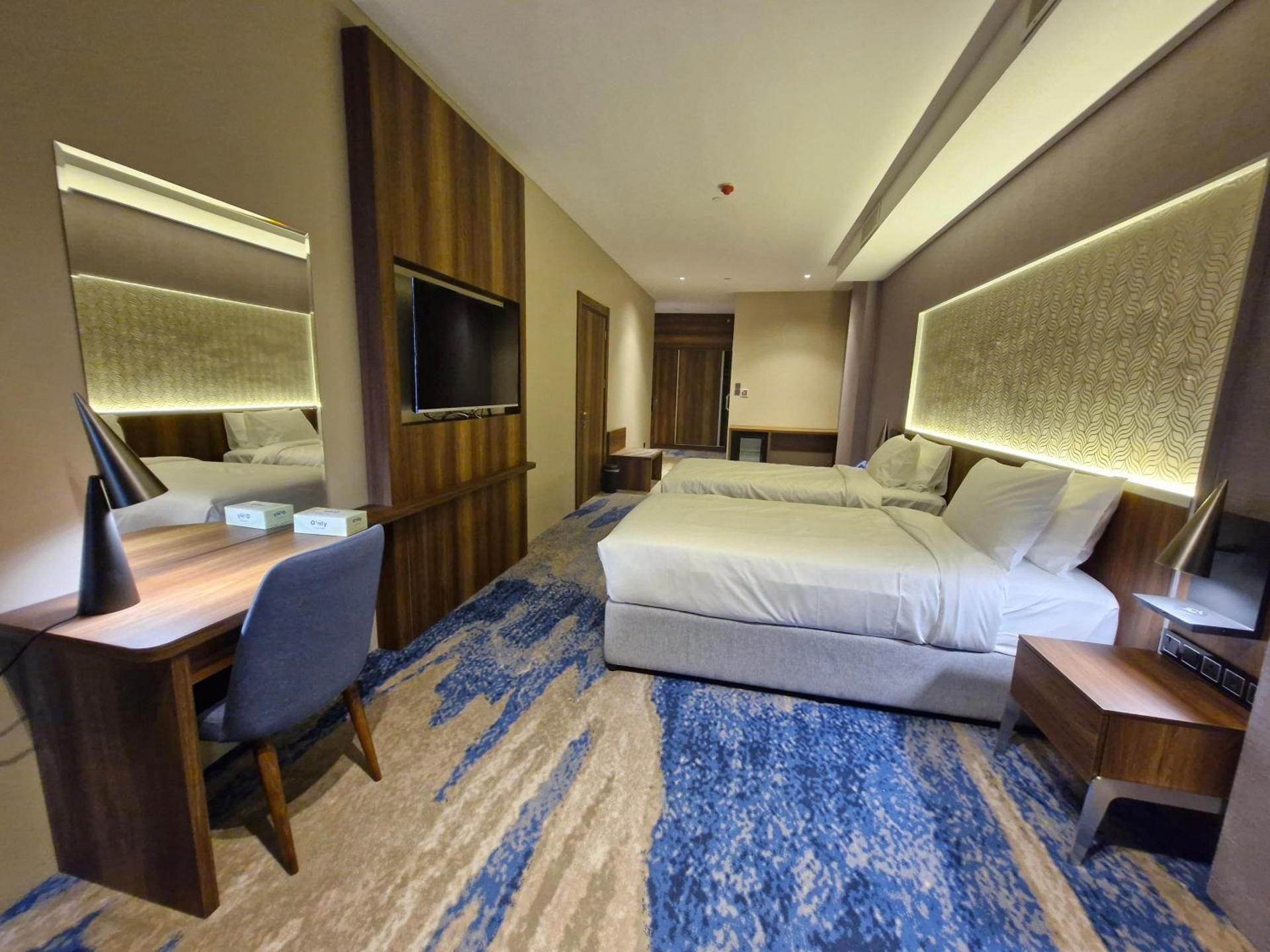Deluxe Room Twin Bed