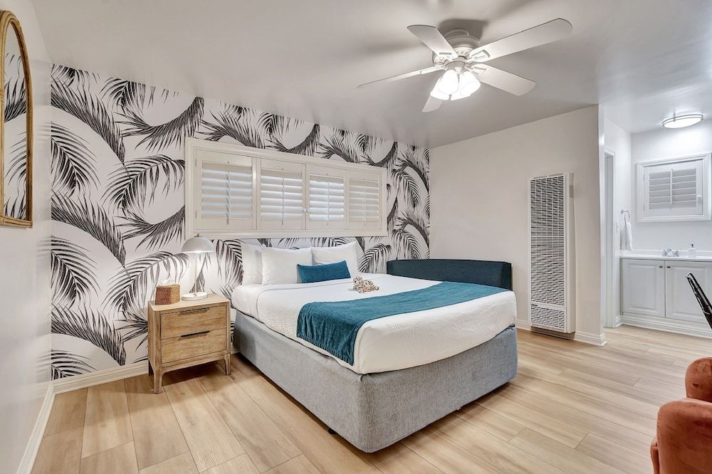 Standard Room, 1 Queen Bed