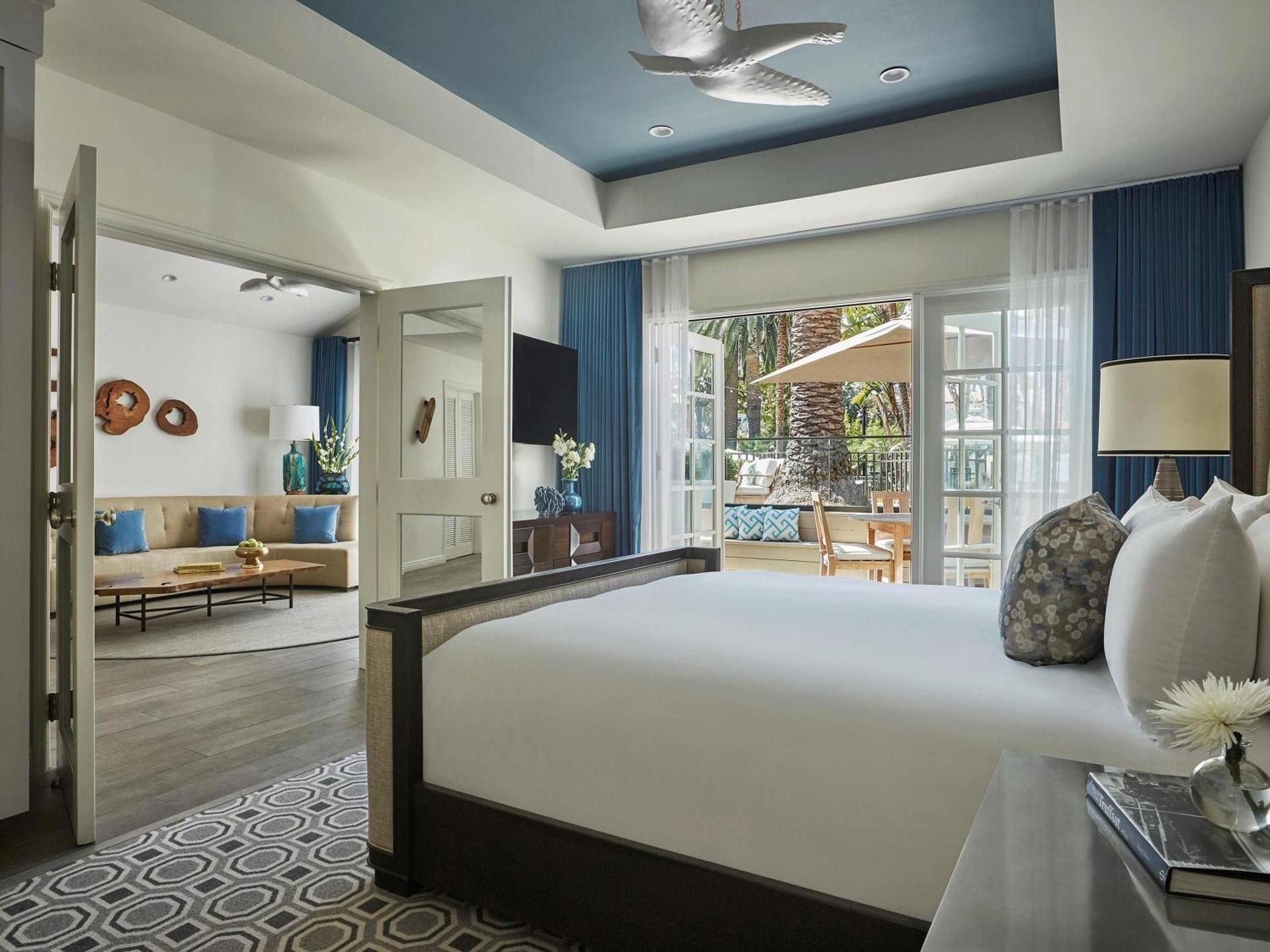 Bungalow King Bed