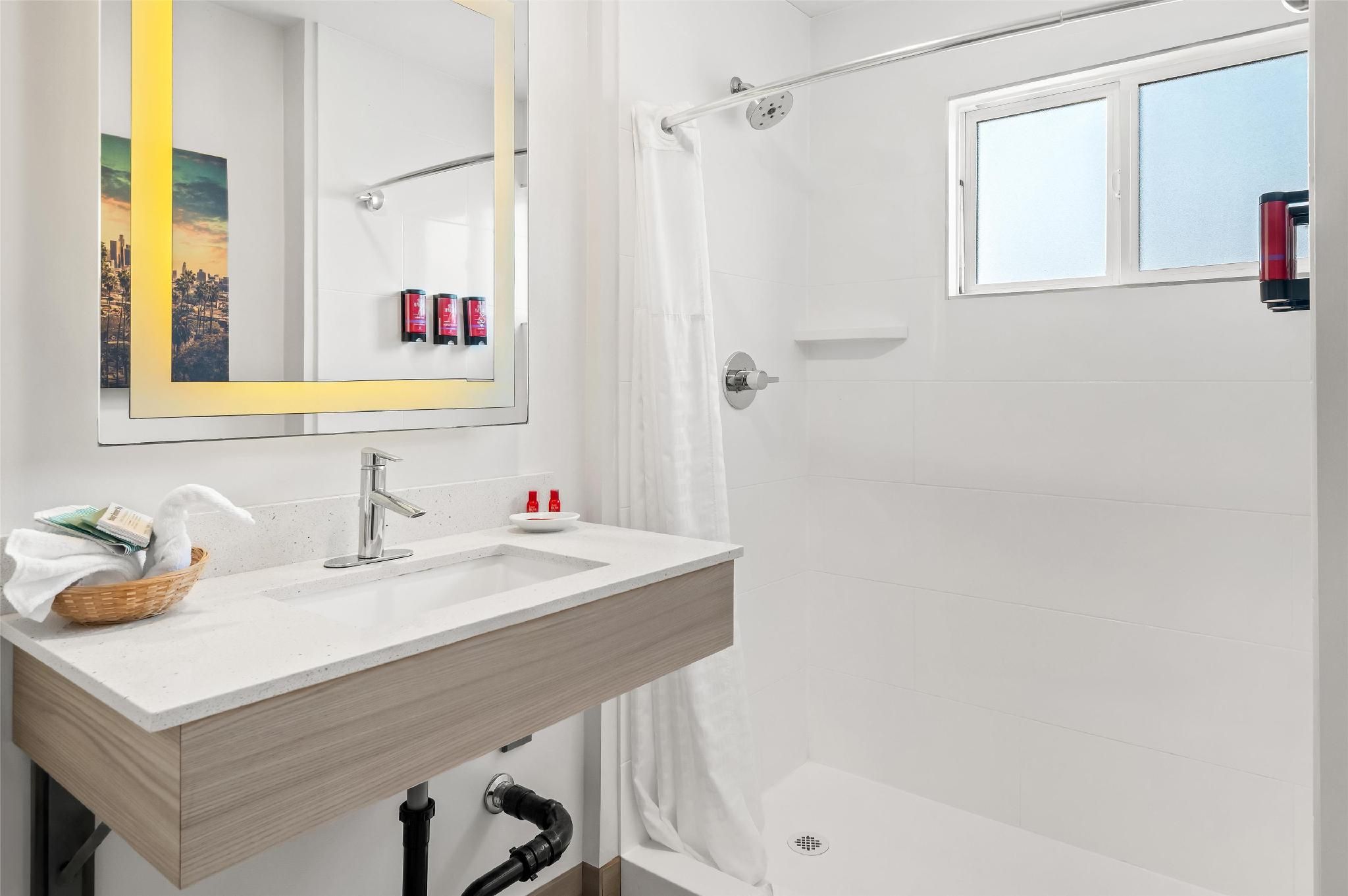 2 queen beds, nonsmoking