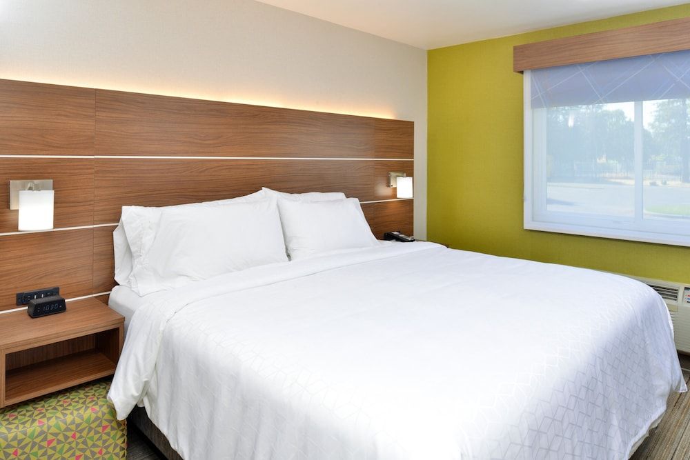 Standard Room, 1 King Bed, Accessible (Communications)