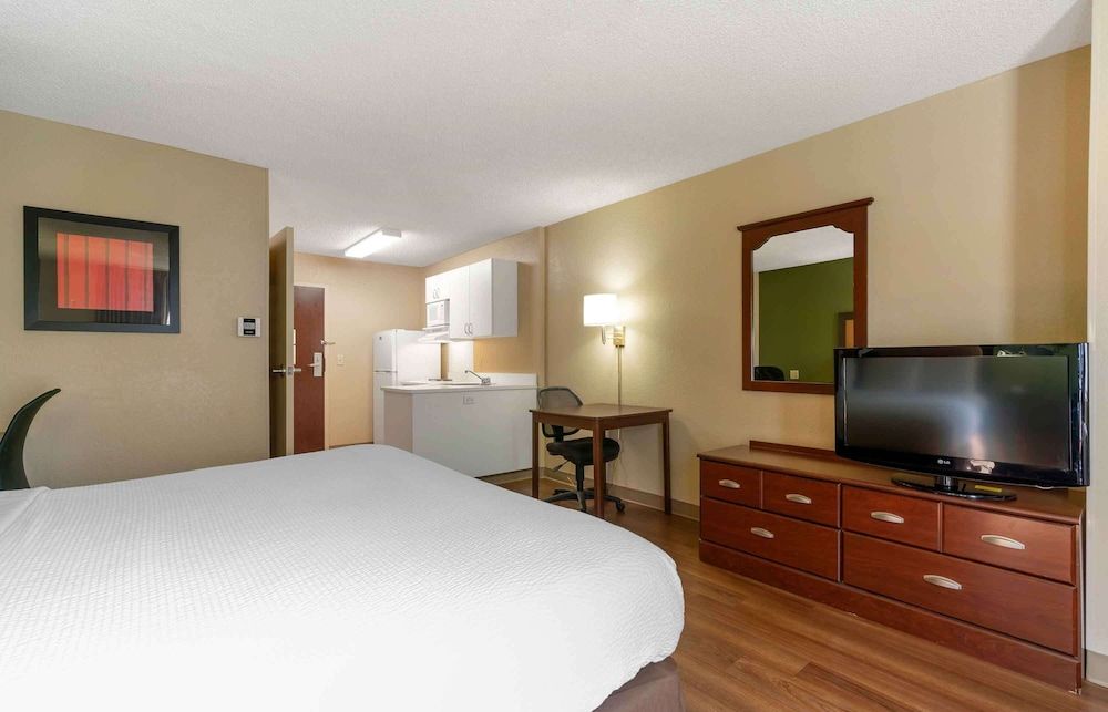 Studio, 1 King Bed, Non Smoking