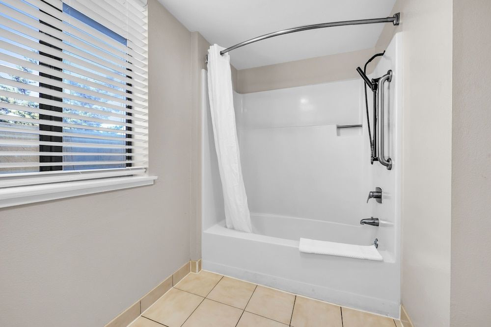 Standard Room, 1 King Bed, Accessible