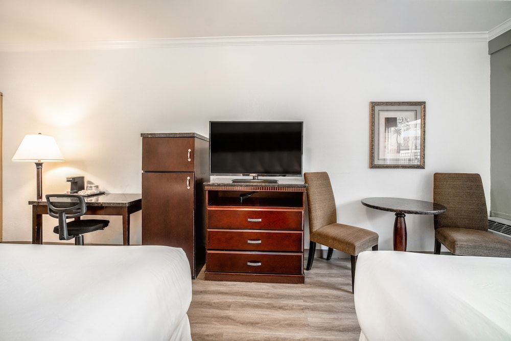 Kronborg Inn Standard Room, 2 Queen Beds 3