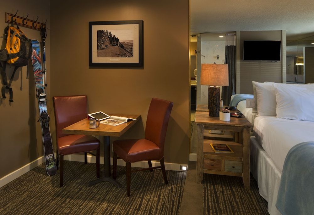 POSTMARC Hotel and Spa Suites Deluxe Spa King 11