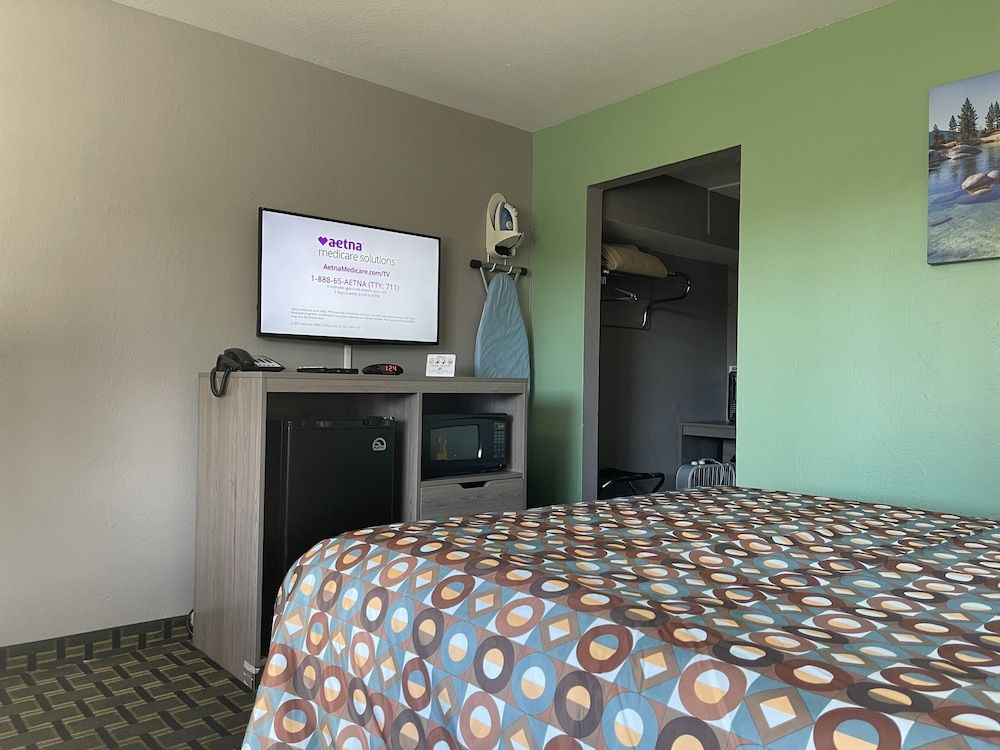 Travel Inn Room, 1 Queen Bed, Non Smoking 12