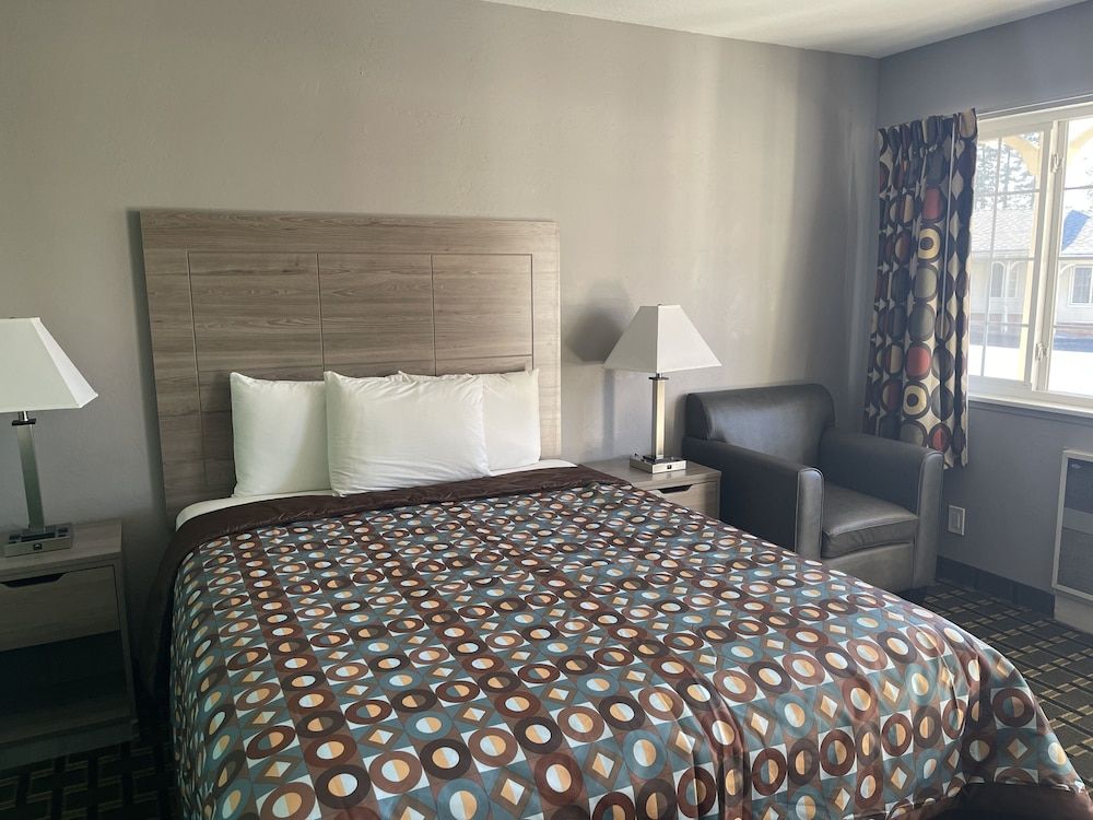 Travel Inn Room, 1 Queen Bed, Non Smoking 2