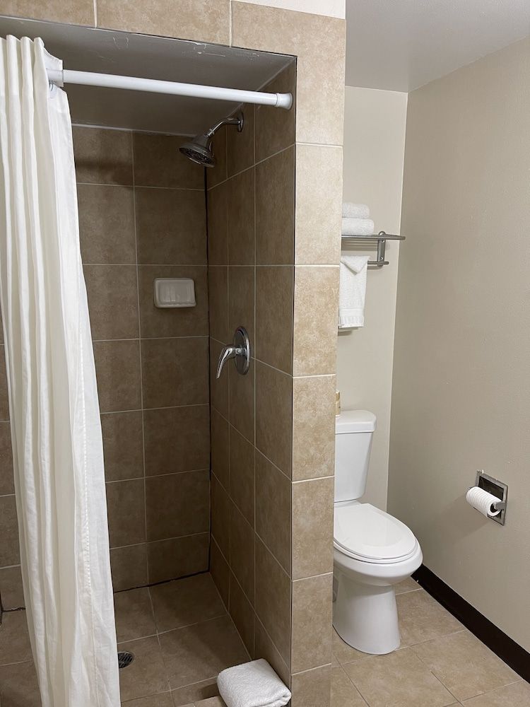 Travel Inn Room, 1 Queen Bed, Non Smoking 7