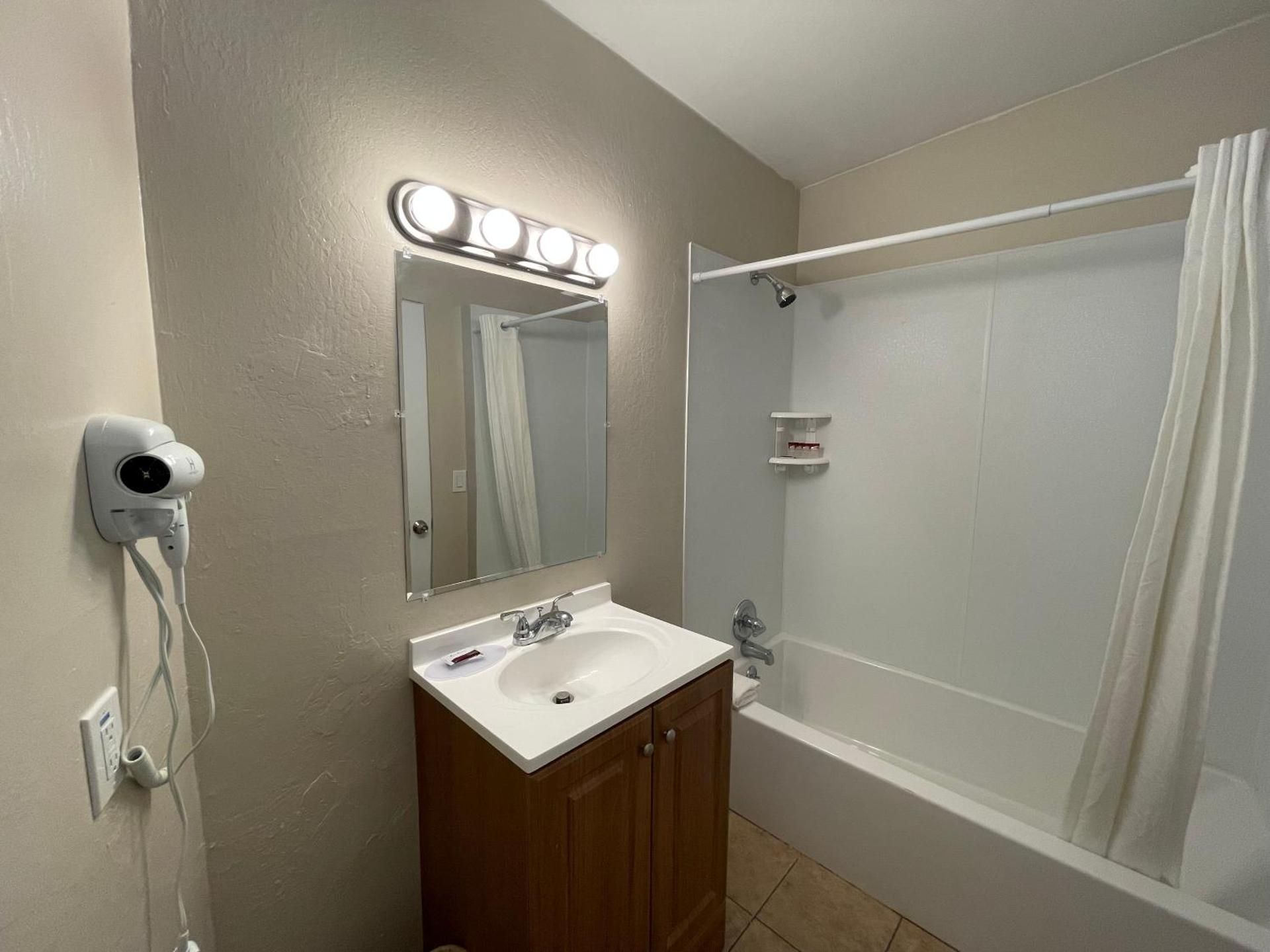 undefined Travel Inn 8