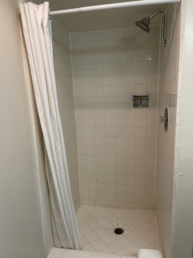 Travel Inn Room, 1 Queen Bed, Non Smoking 8