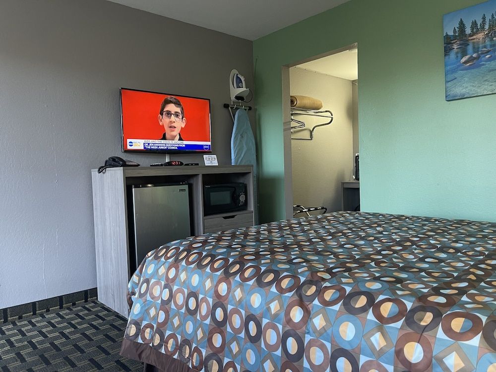 Travel Inn Room, 1 Queen Bed, Non Smoking 10