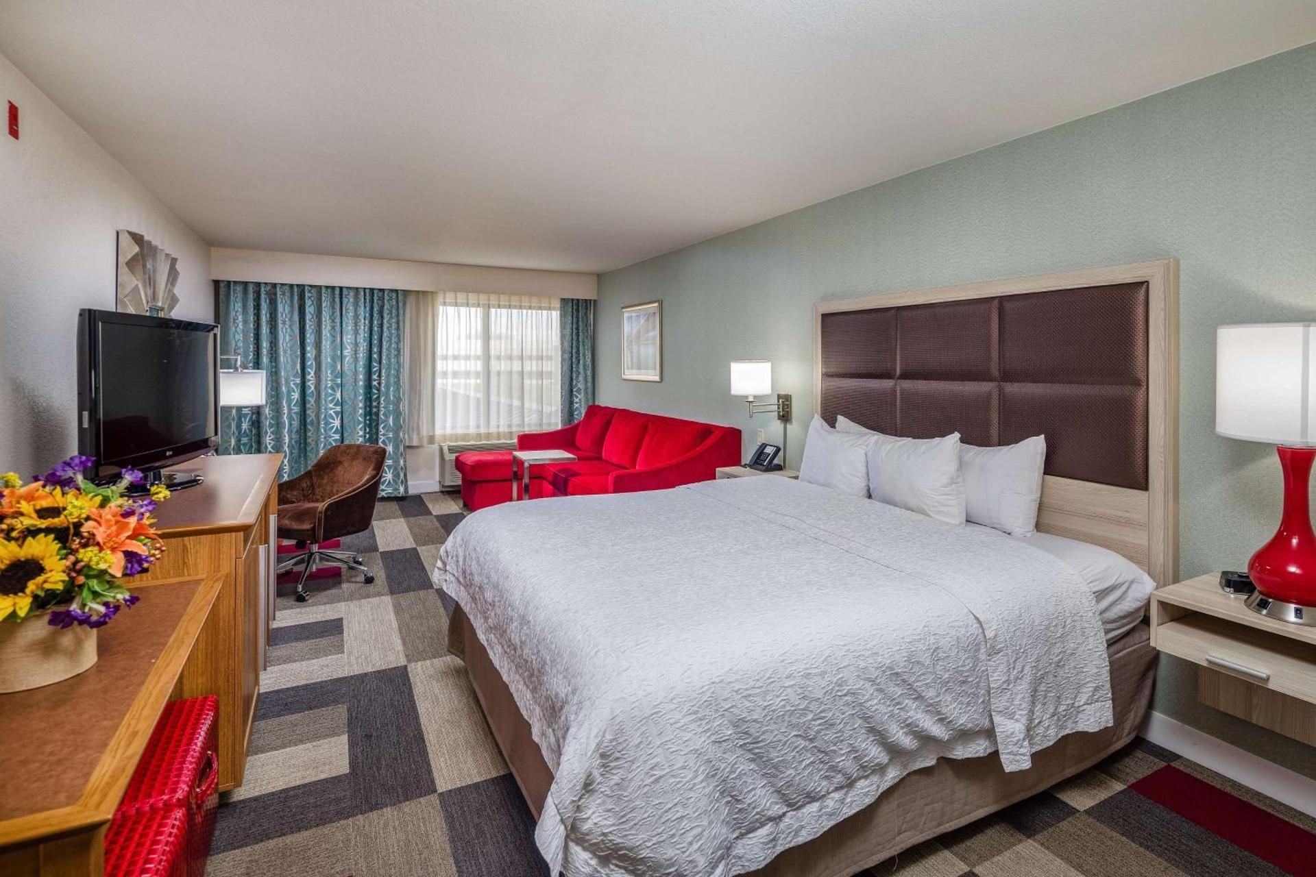1 KING BED DELUXE NOSMOK