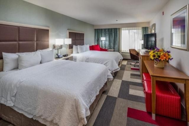 2 Queen Beds Nonsmoking