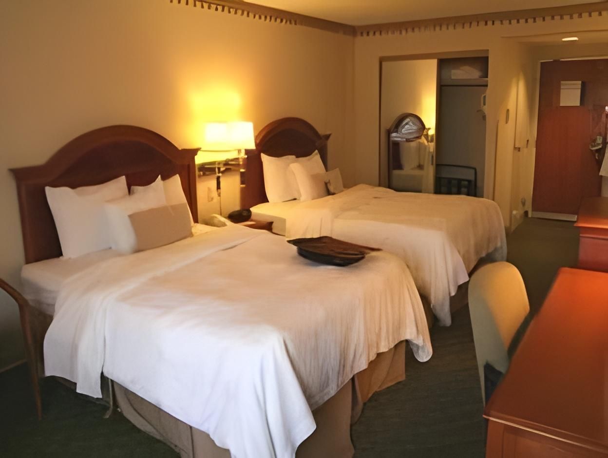2 QUEEN BEDS DELUXE NONSMOKING