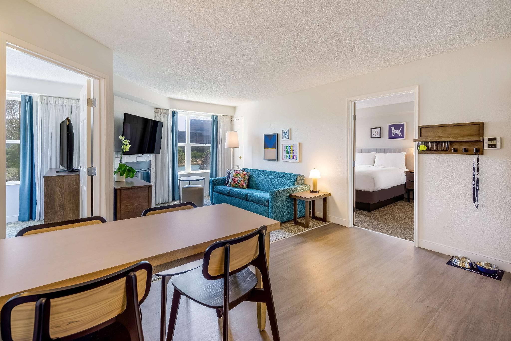 Mobility Accessible Bay View Two Bedroom Suite Queen in Each Tub