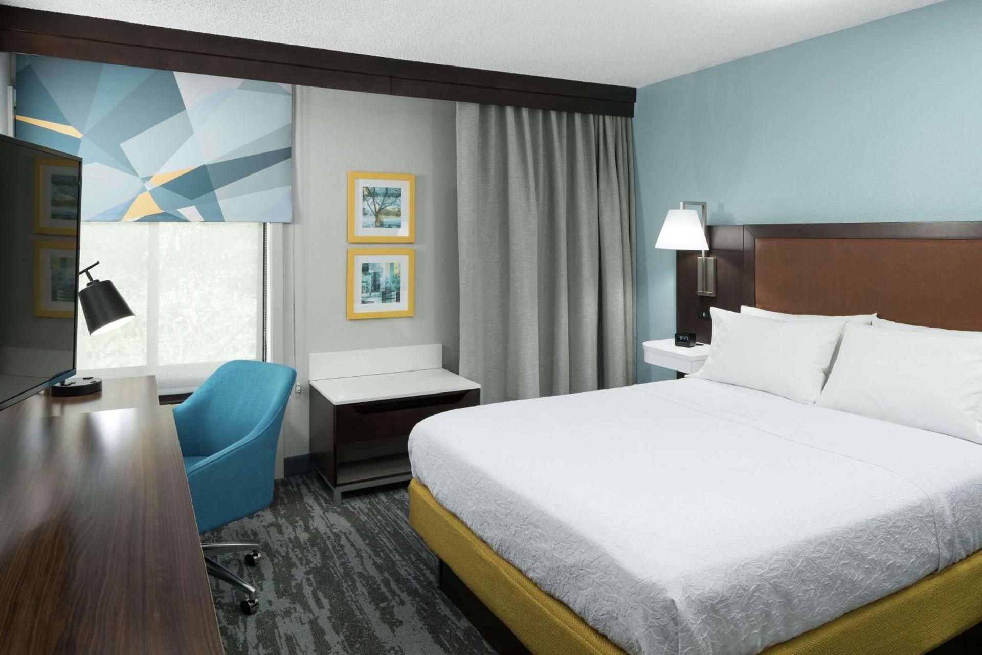 1 Queen Bed Nonsmoking