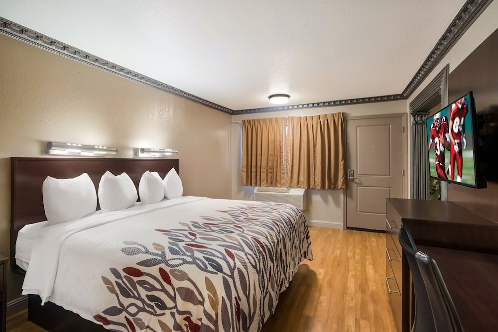 Suite, 1 King Bed, Non Smoking